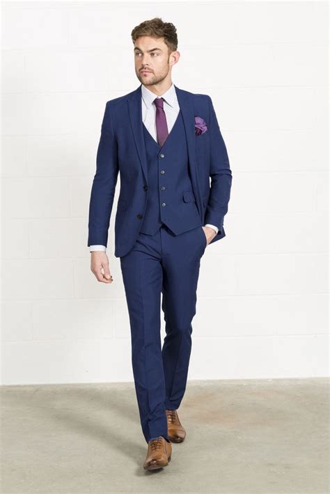 light blue suit brown shoes|navy suit black shoes.